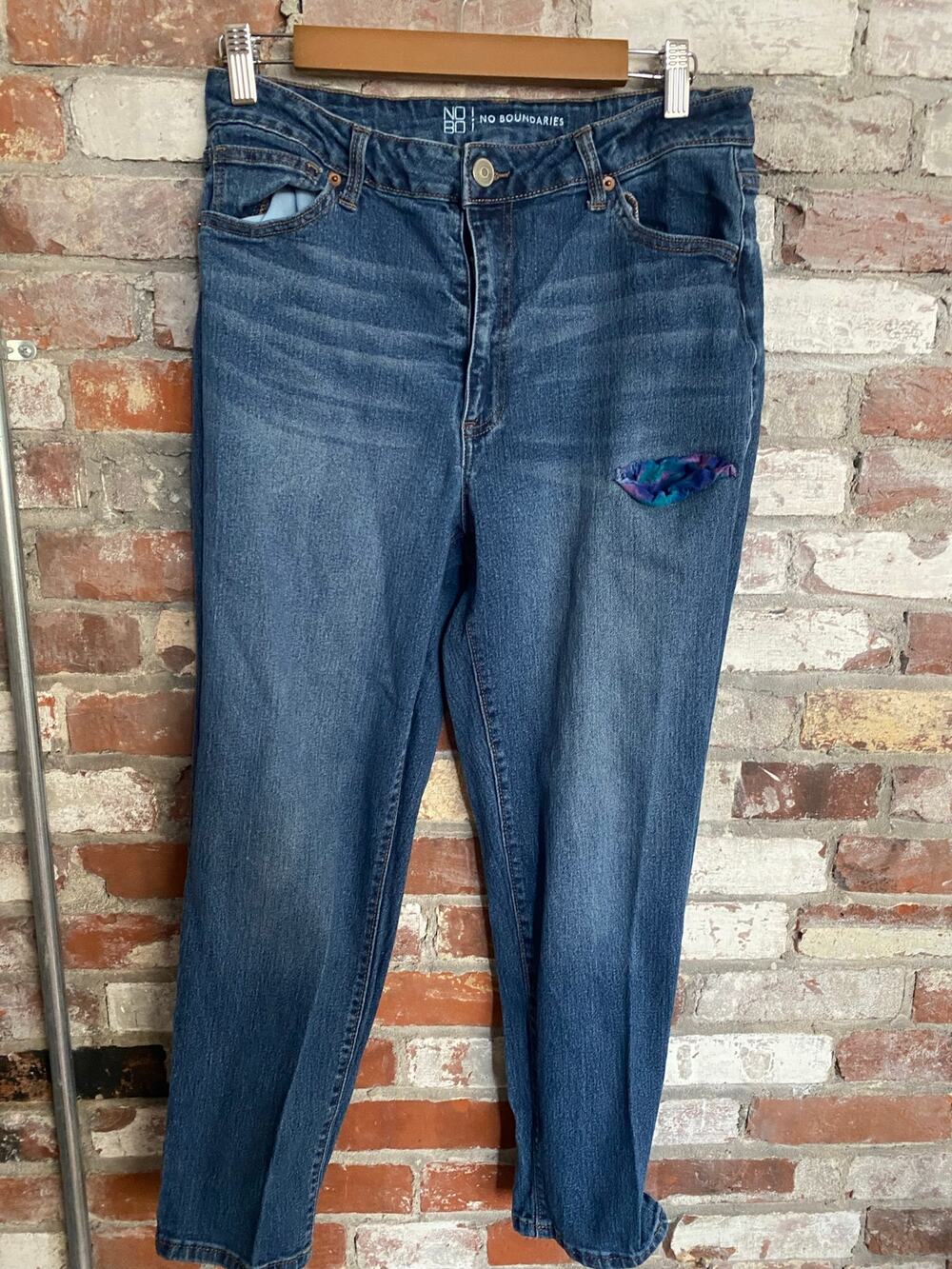 No Boundaries Women's Medium Wash High Rise Straight Leg Jeans Floral
